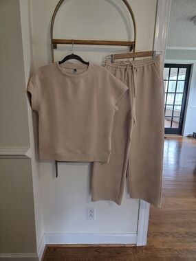 Women’s Beige Textured Lounge Pants & Top Set